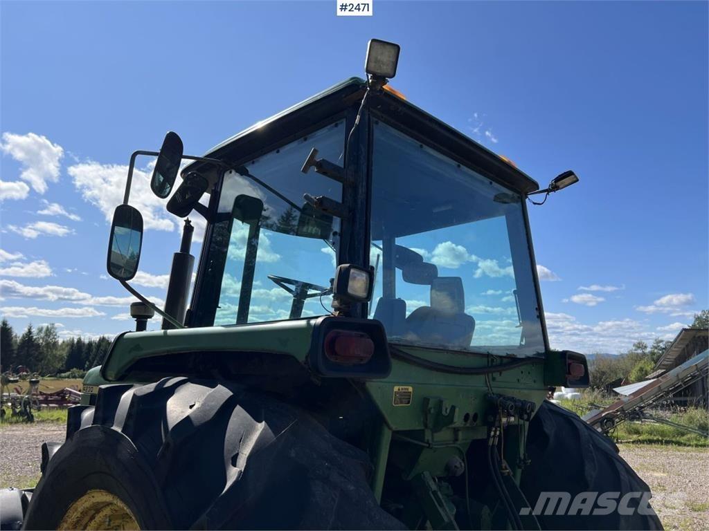 John Deere 4230 الجرارات