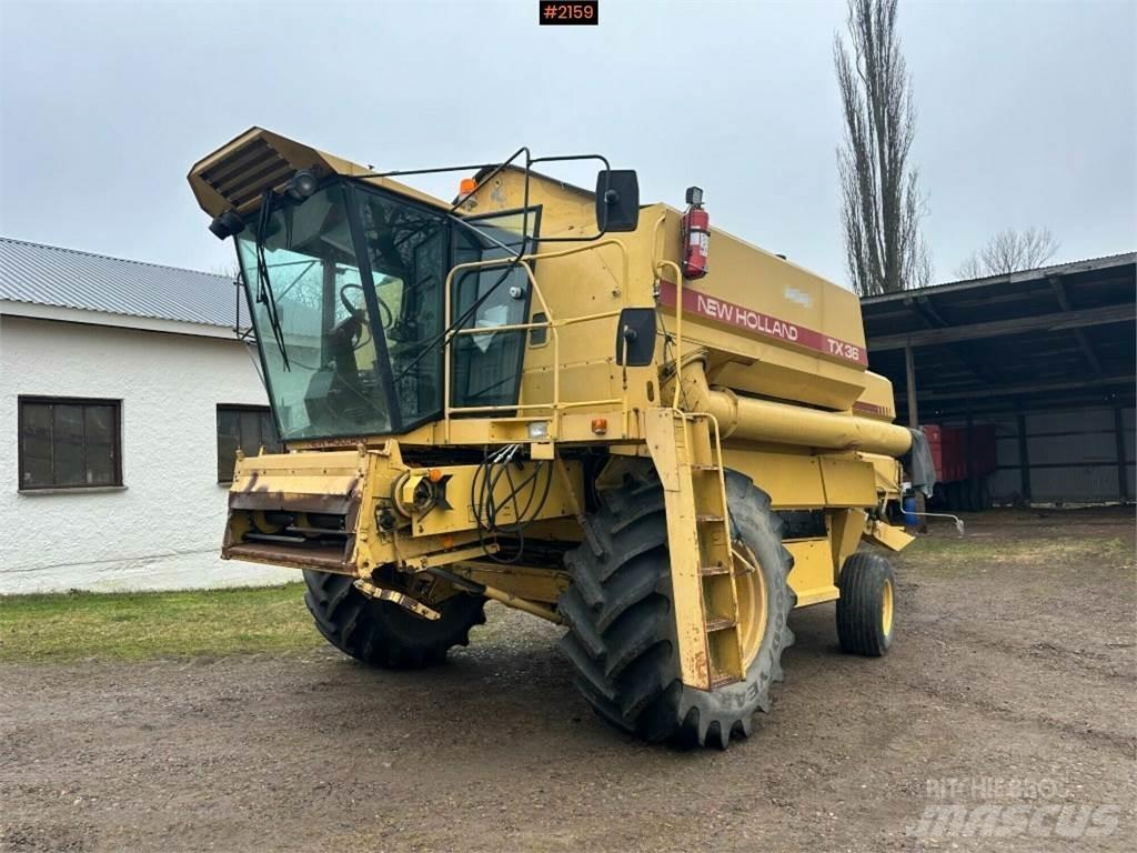 New Holland TX36 حصادات