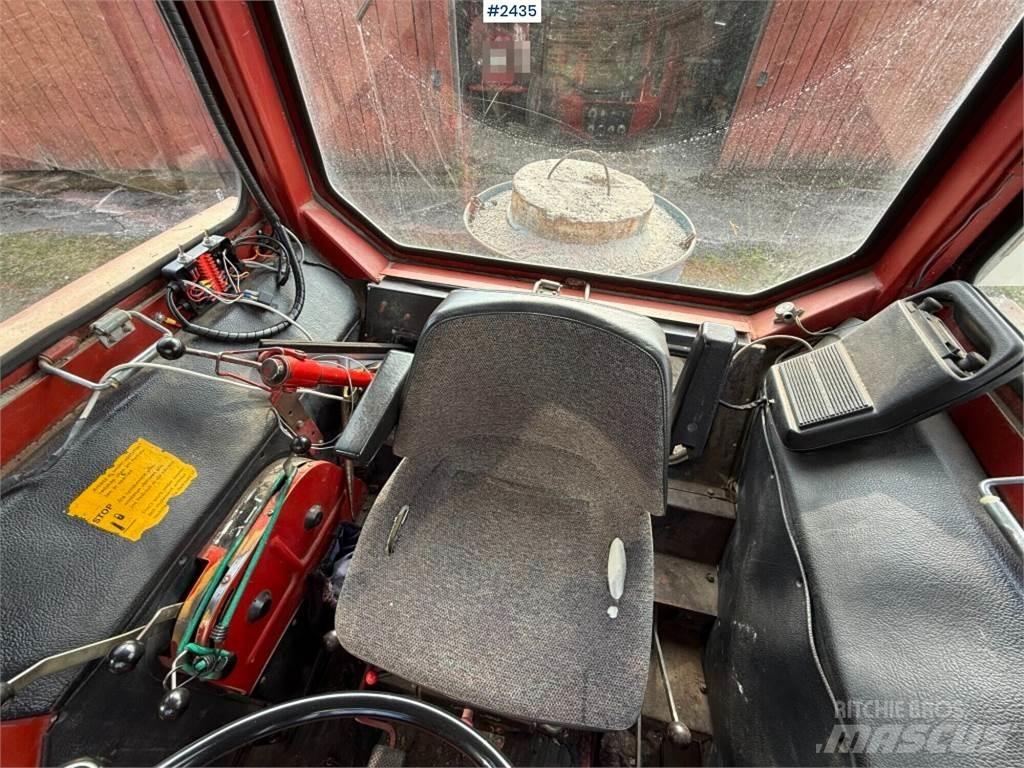 Volvo BM T 800 C الجرارات