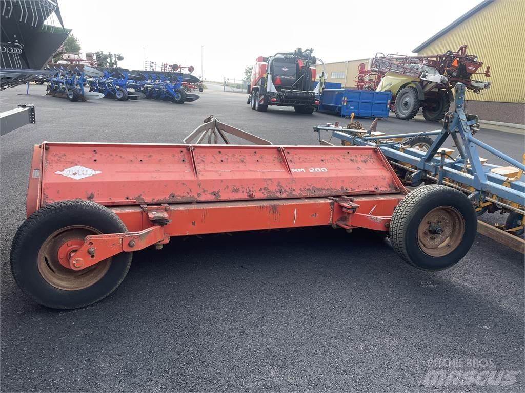 Kuhn BP28 معدات أخرى لحصاد العلف