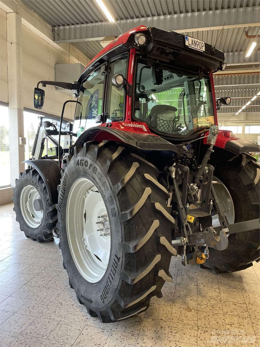 Valtra 135LH الجرارات