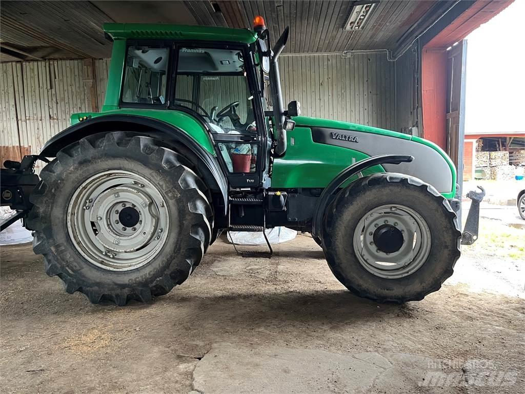 Valtra 170CH الجرارات