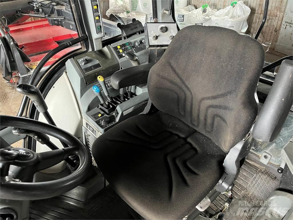 Valtra 170CH الجرارات