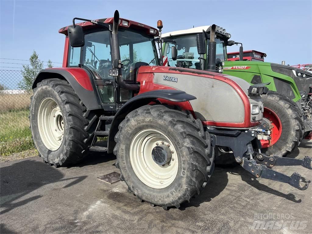 Valtra 190 الجرارات