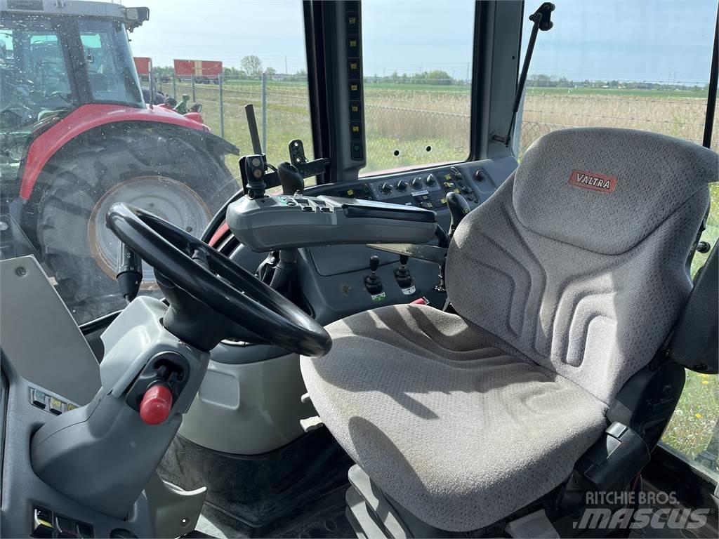 Valtra 190 الجرارات