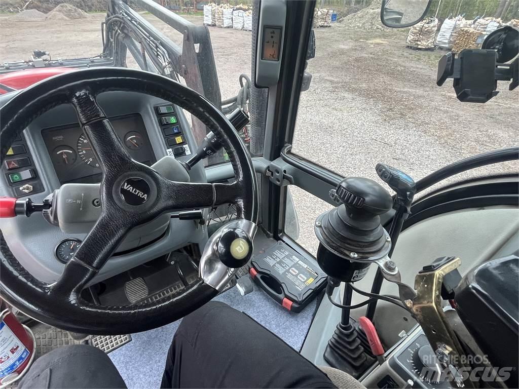 Valtra 6350 الجرارات