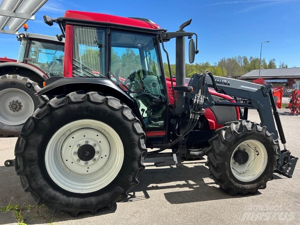 Valtra 72 الجرارات
