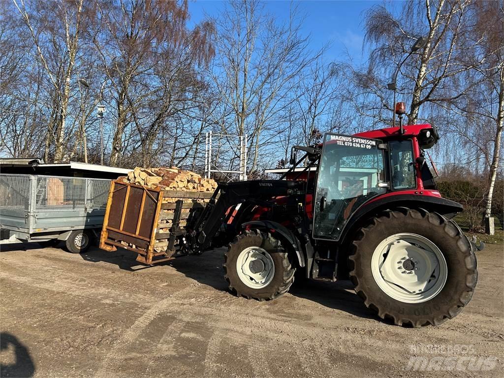 Valtra 85SH الجرارات