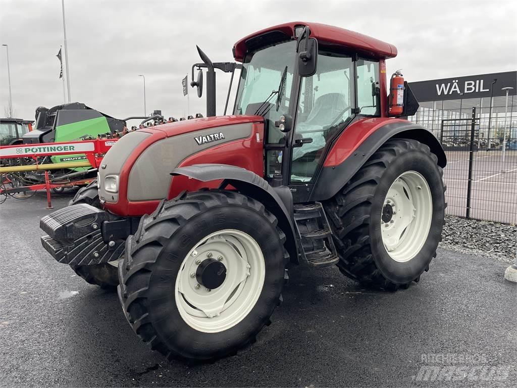 Valtra C150 الجرارات