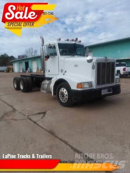 Peterbilt 377 شاحنات بمقصورة وهيكل