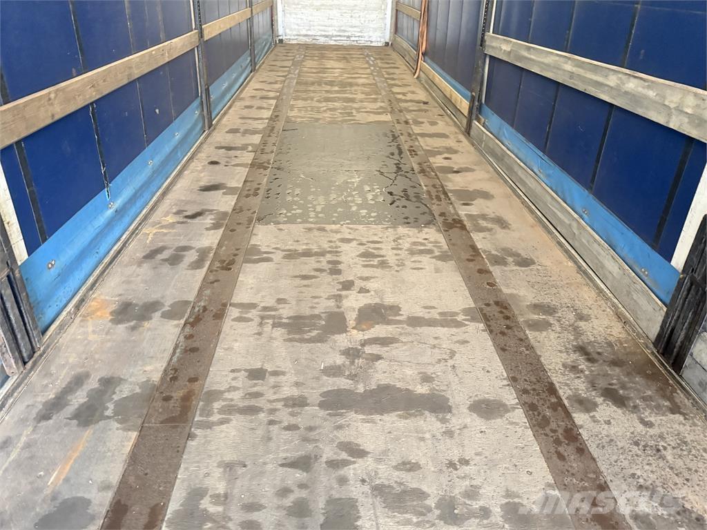 KLC Trailer 34 pl. نصف مقطورات بباب جانبي