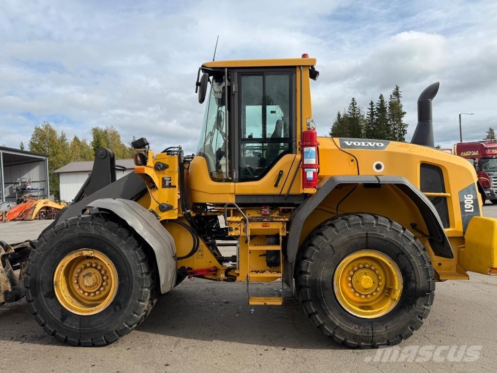 Volvo L90G لوادر بعجل