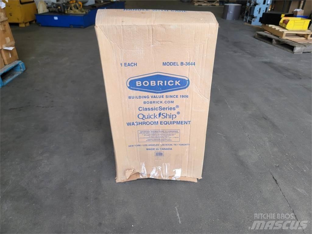  BOBRICK B-3644 حاويات بعرض الحمولة
