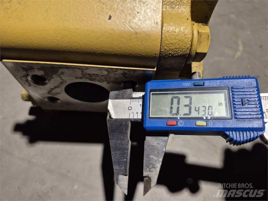 CAT 271-3002 مضخات المياه