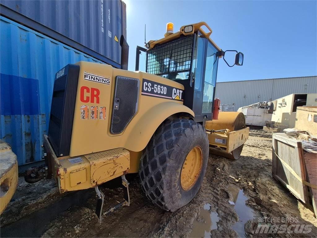 CAT CS-563D مداحل أحادية الأسطوانة