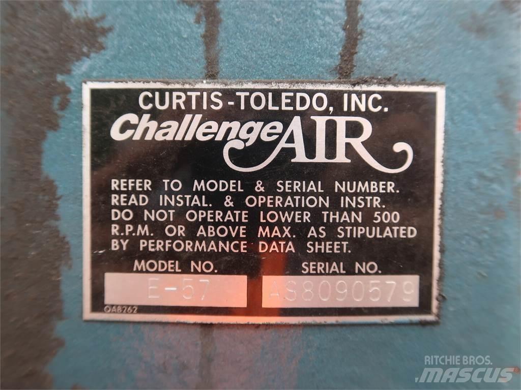Curtis E-57 مكابس