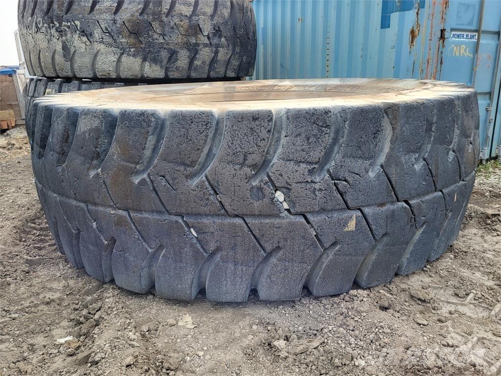 Goodyear RM-4B+ الإطارات والعجلات والحافات