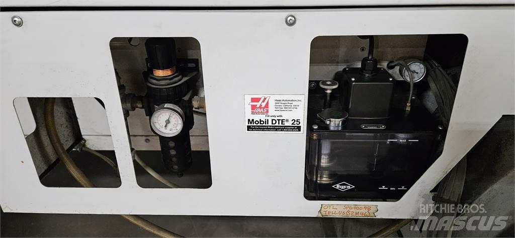 Haas VF-7/50 أخرى