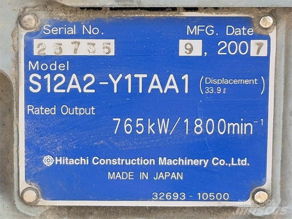 Hitachi S12A2-Y1TAA1 محركات