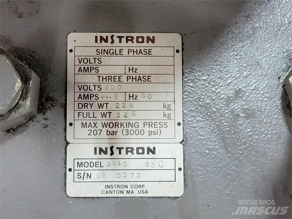  INSTRON A440 83C مضخات المياه