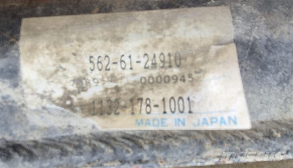 Komatsu  ساحبات مفصلية