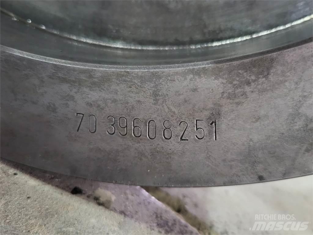 Metso HP300 جراشات