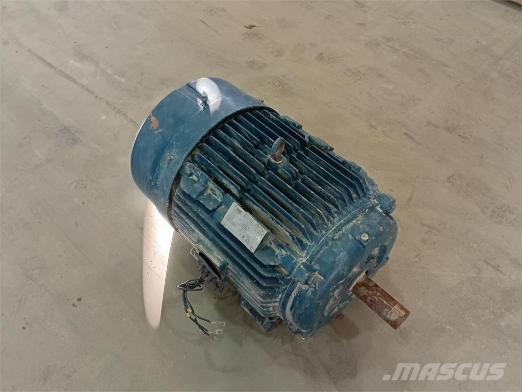 Siemens 1LA03244ES51 محركات صناعية