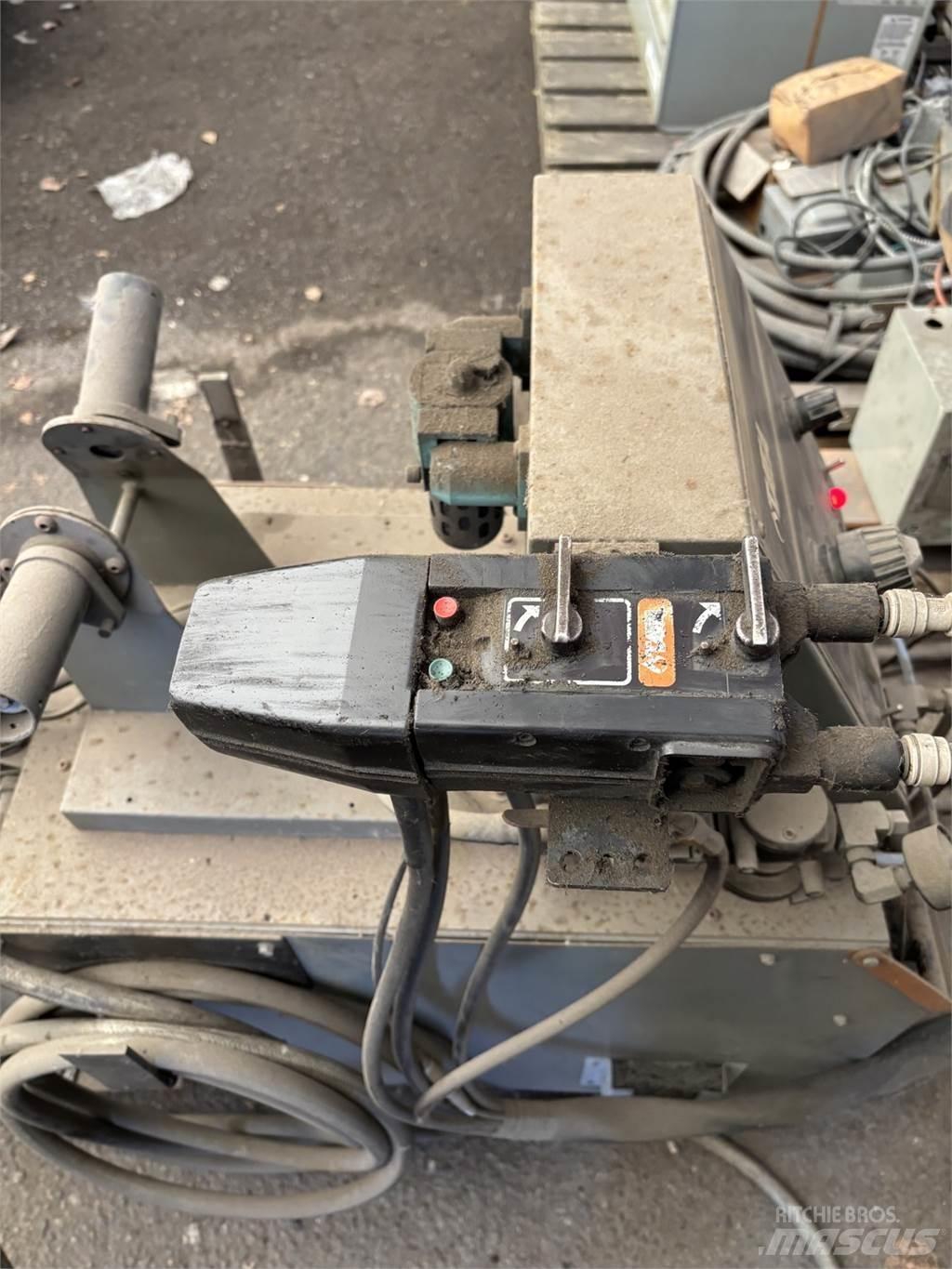  TAFA-PRAXAIR 8830 ماكينات لحام