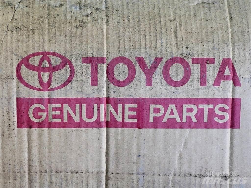 Toyota 67002-60500 ماكينات منفعة عامة