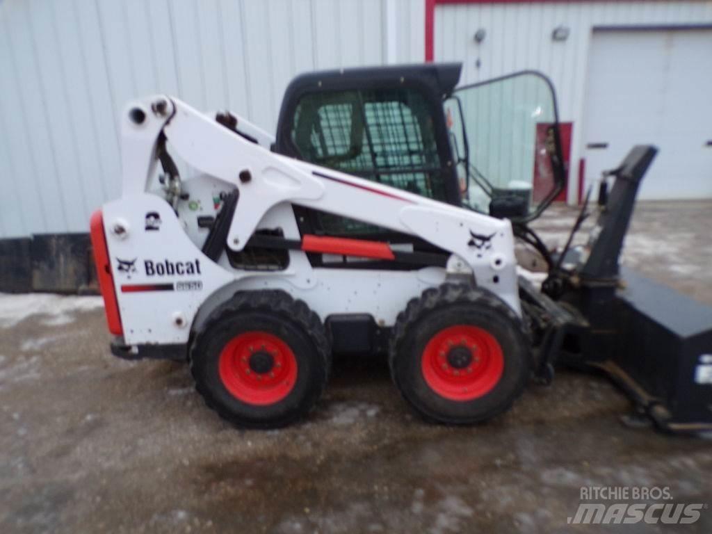 Bobcat S650 لوادر انزلاقية التوجيه