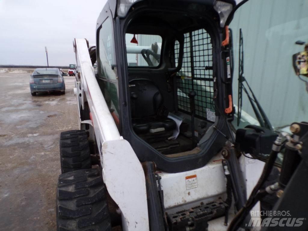 Bobcat S650 لوادر انزلاقية التوجيه