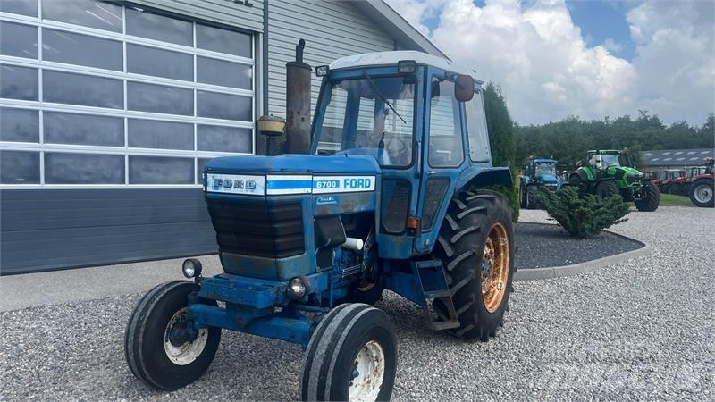 Ford 6700 الجرارات