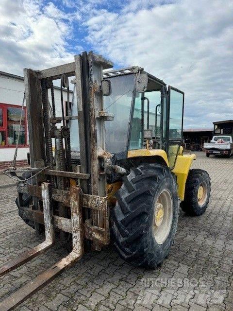 JCB 940-2 شاحنات الطرق الوعرة