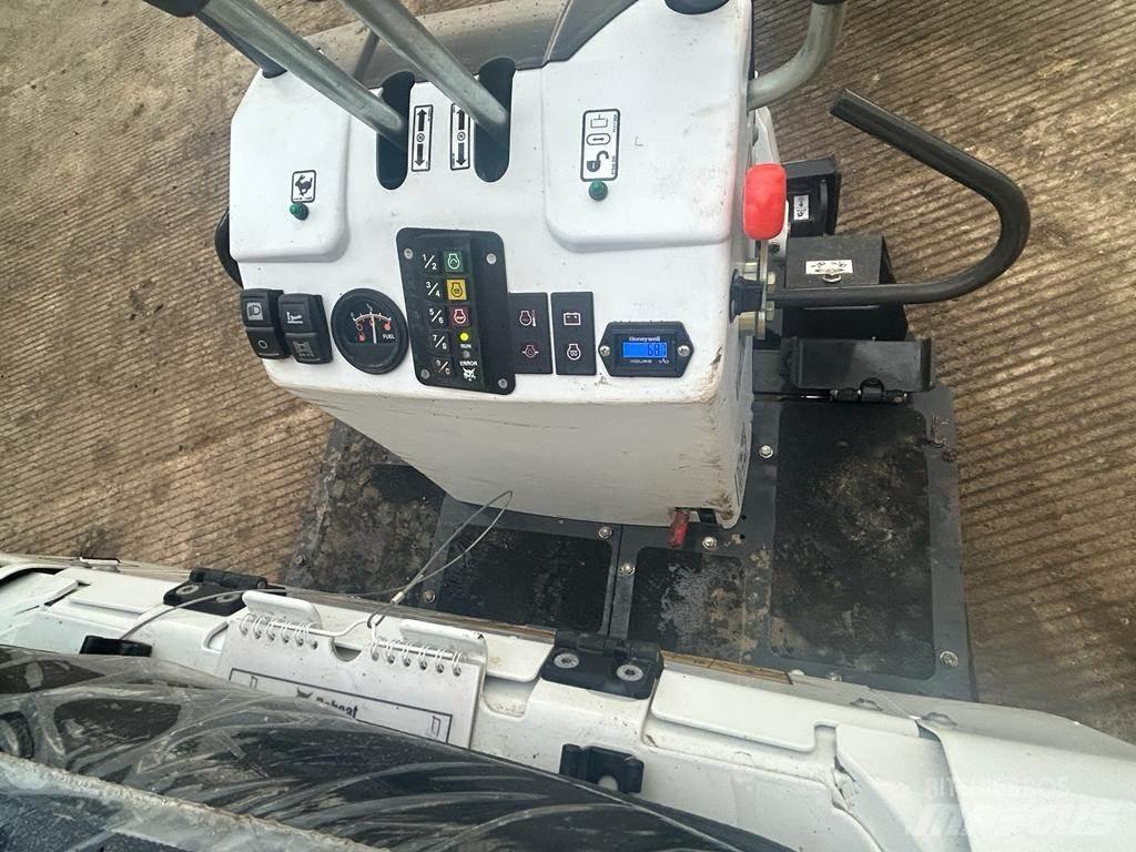 Bobcat E10z حفارات زحافة