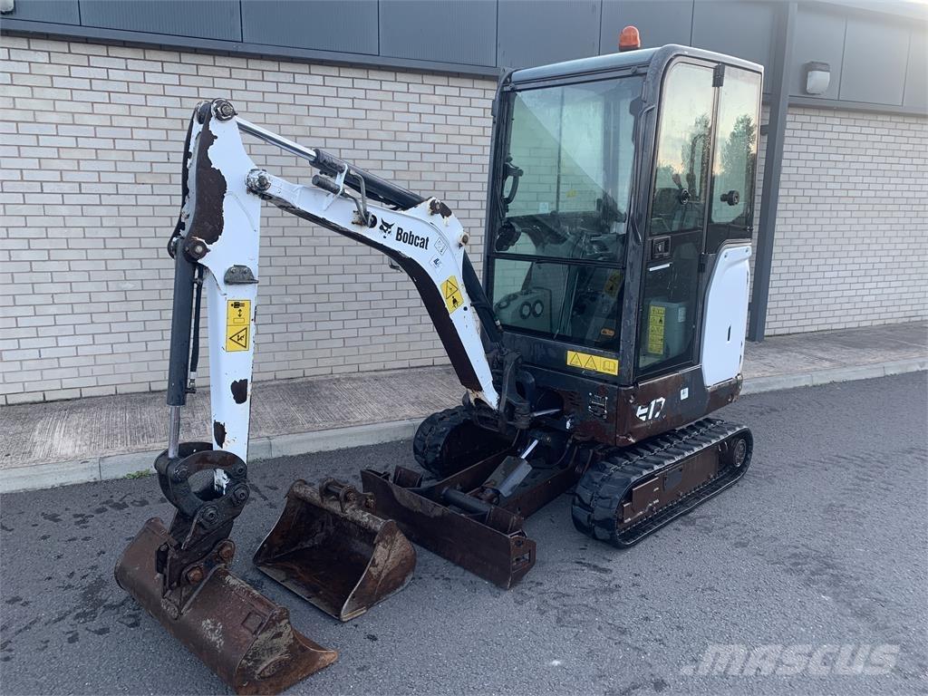 Bobcat E17 حفارات زحافة