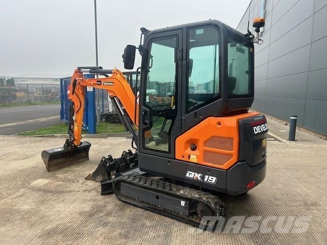 Develon DX19-7 حفارات زحافة