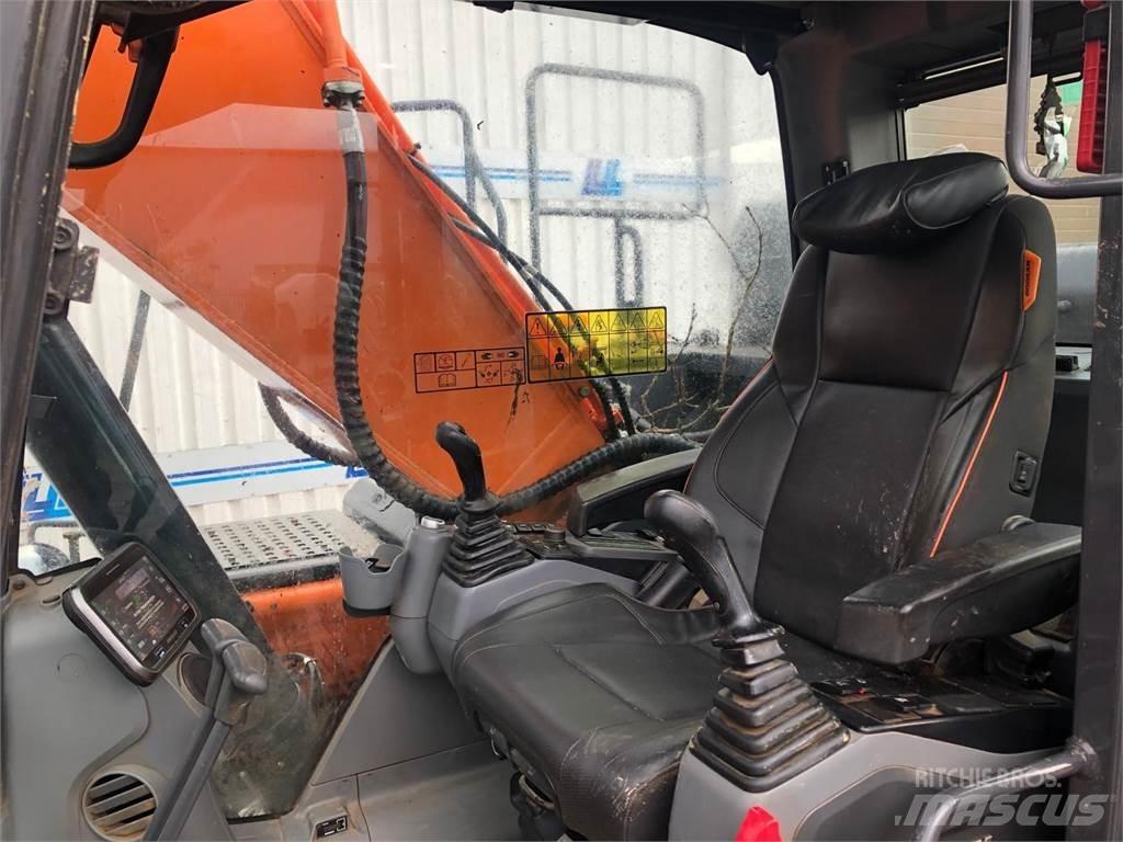 Develon Dx225lc-7 حفارات زحافة