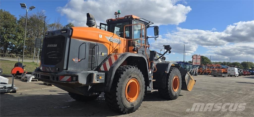 Doosan DL320-7 لوادر بعجل