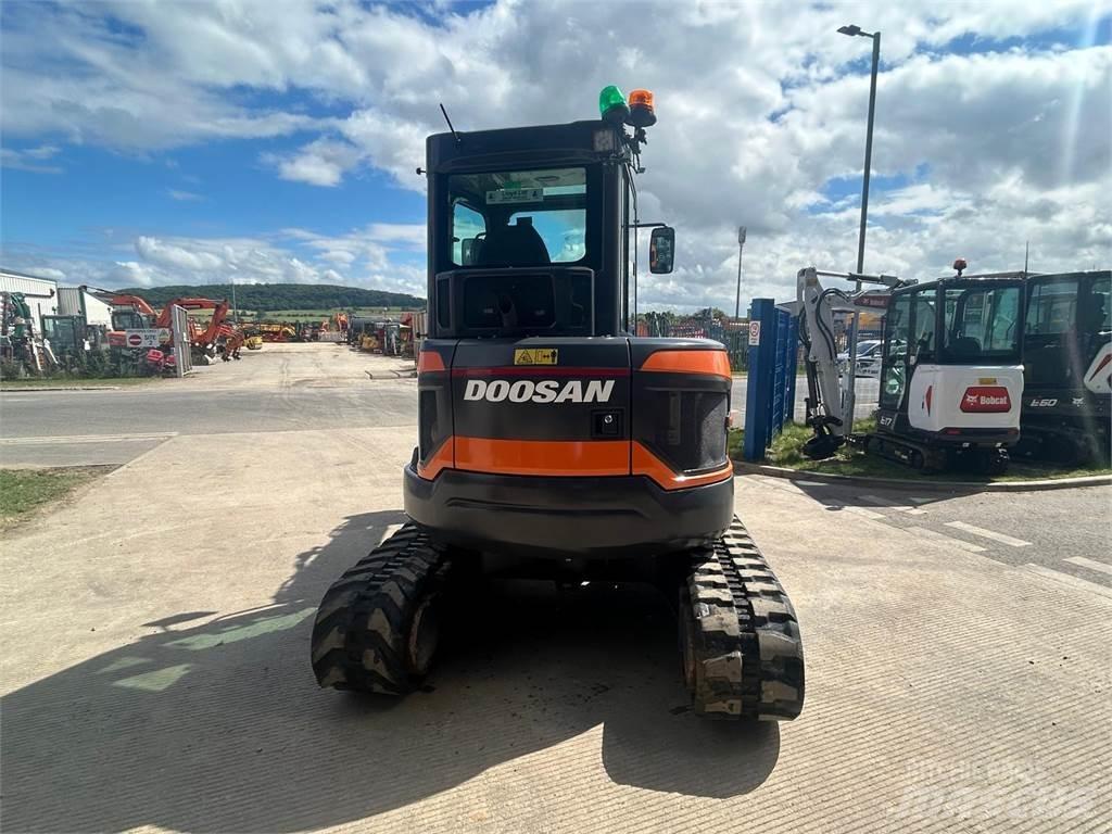Doosan DX50z حفارات زحافة