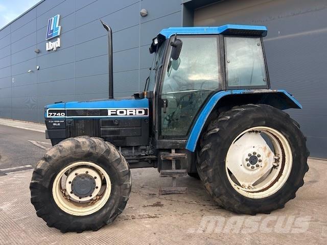 Ford 7740 الجرارات