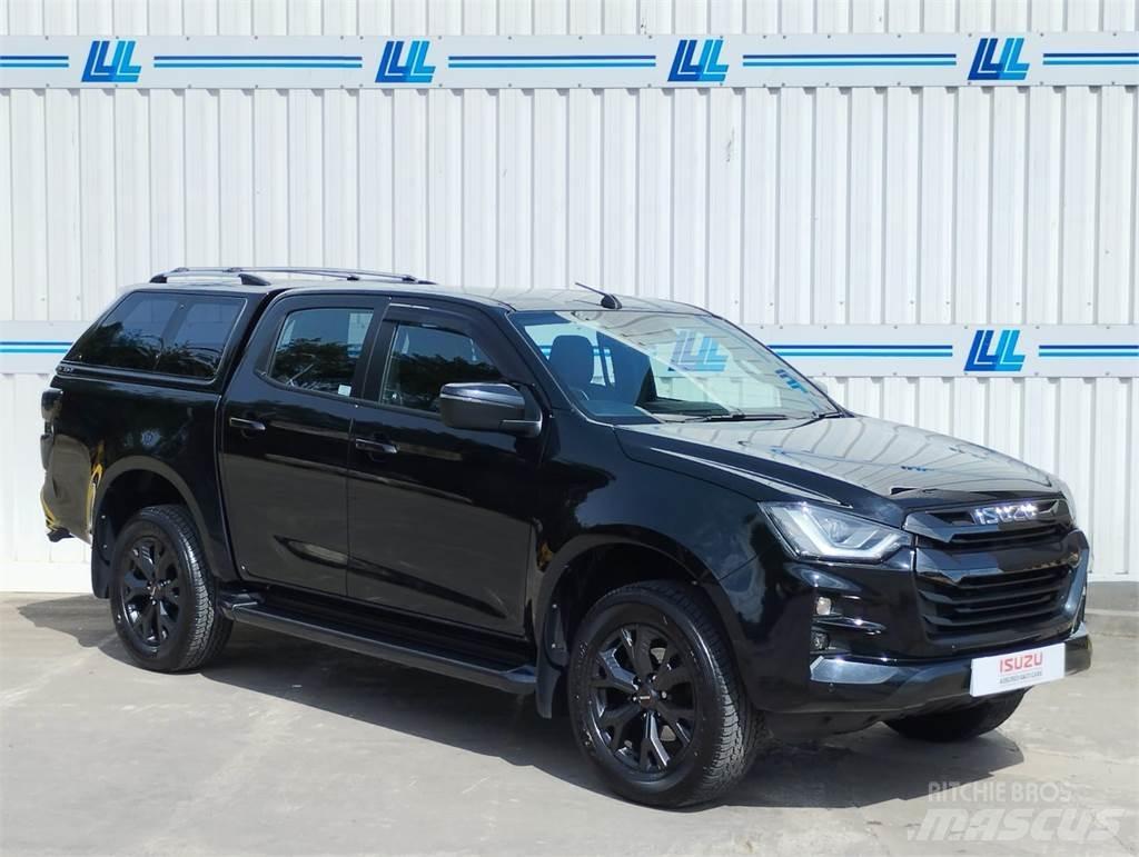 Isuzu  شاحنات خفيفة/مفصلية الجوانب
