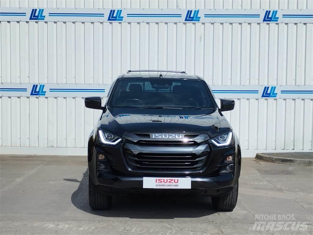 Isuzu  شاحنات خفيفة/مفصلية الجوانب