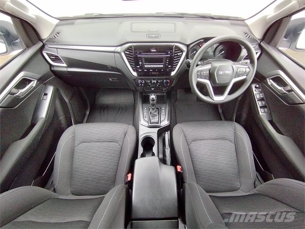 Isuzu DL20 شاحنات خفيفة/مفصلية الجوانب