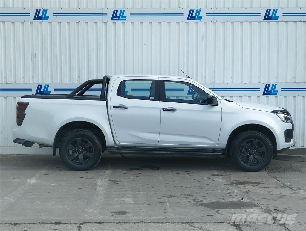 Isuzu V-Cross شاحنات خفيفة/مفصلية الجوانب