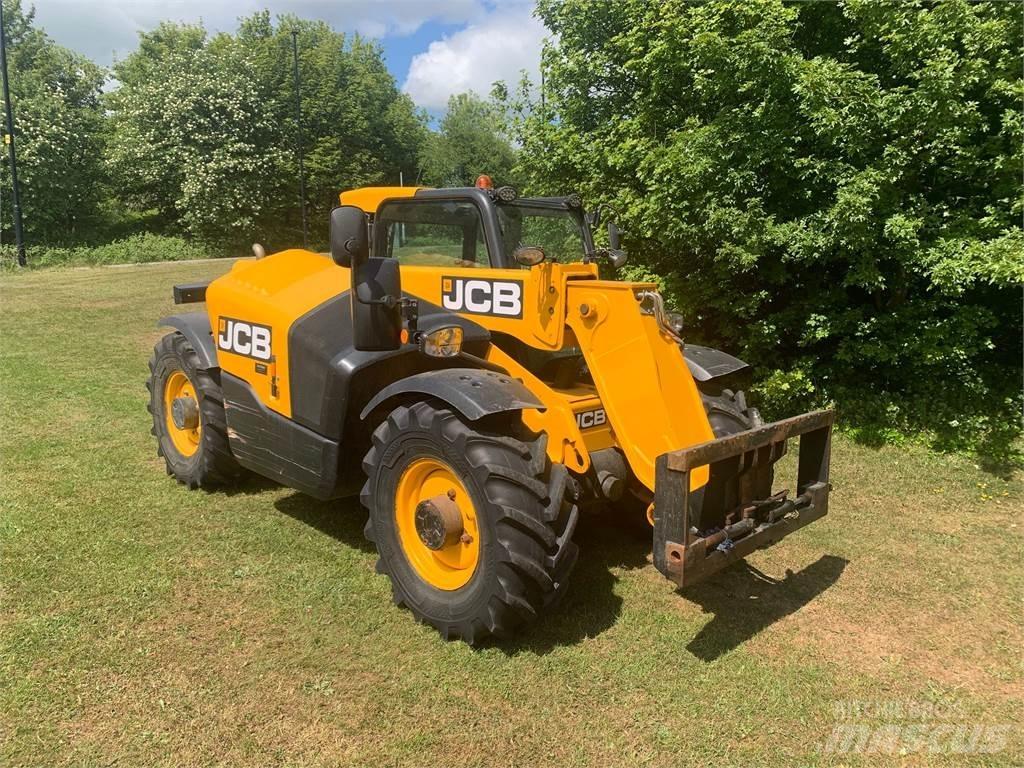 JCB 527-58 مناولات متداخلة