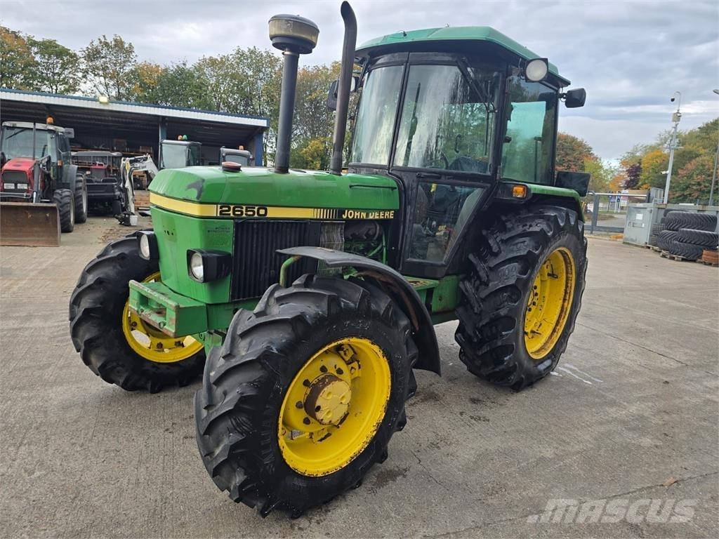 John Deere 2650 الجرارات