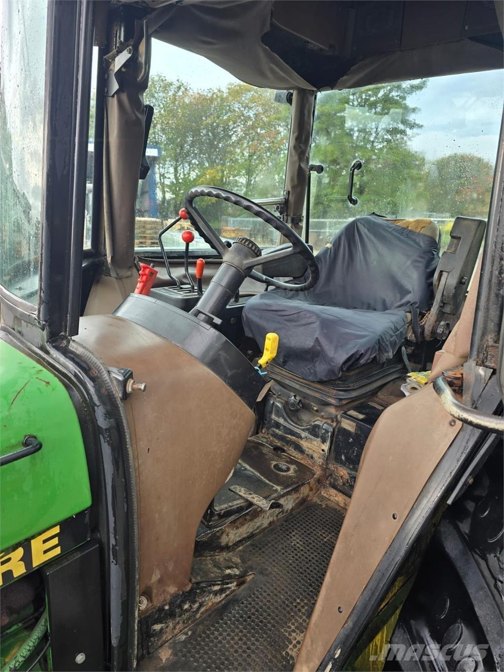 John Deere 2650 الجرارات
