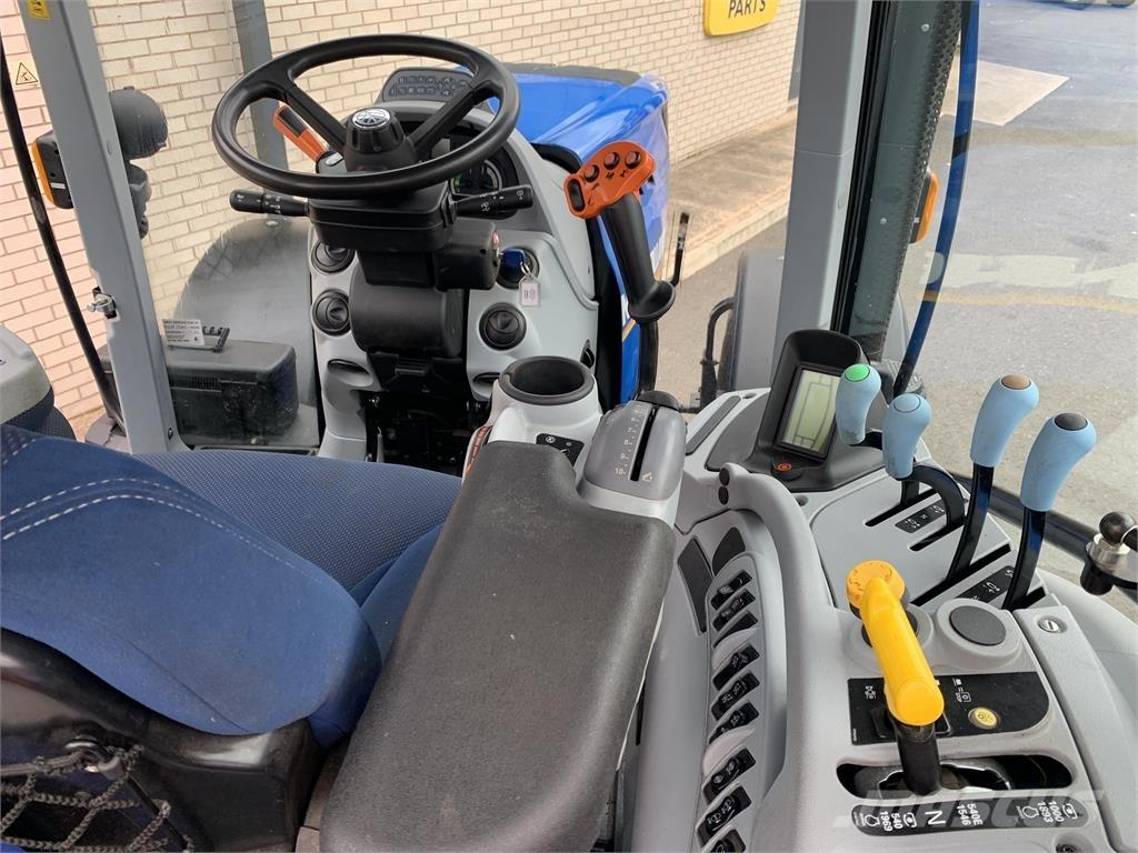 New Holland T7.210 الجرارات