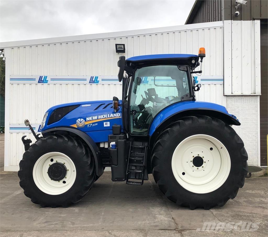 New Holland T7.225 الجرارات