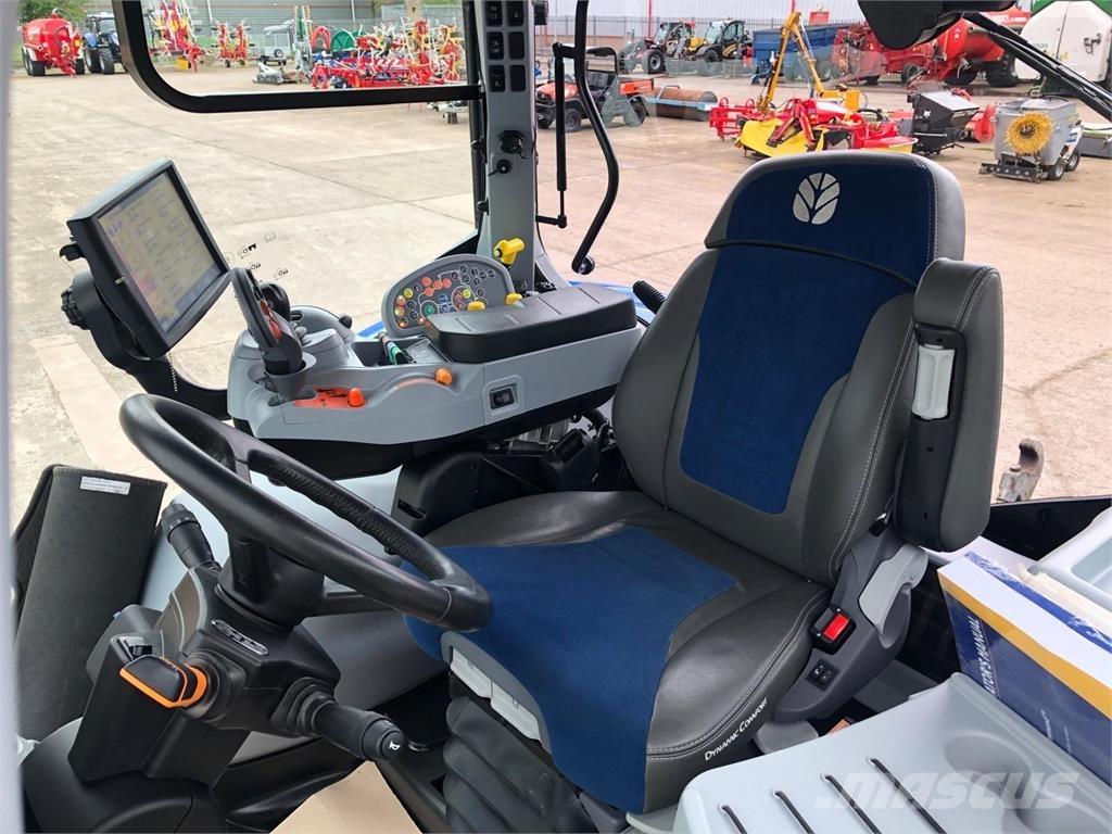 New Holland T7.225 الجرارات